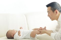 爸爸长得丑 女儿一定不漂亮？